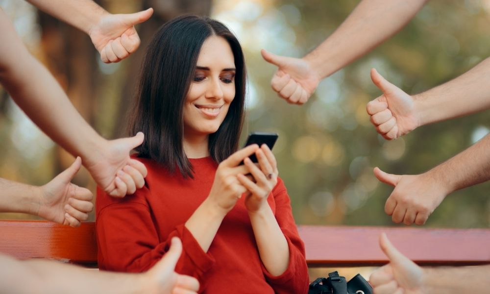 Bir Gün Herkes 15 Dakikalığına Meşhur Olacak