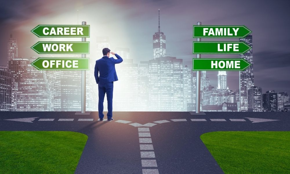 Hem Karınca Hem Ağustos Böceği Olmak Mümkün