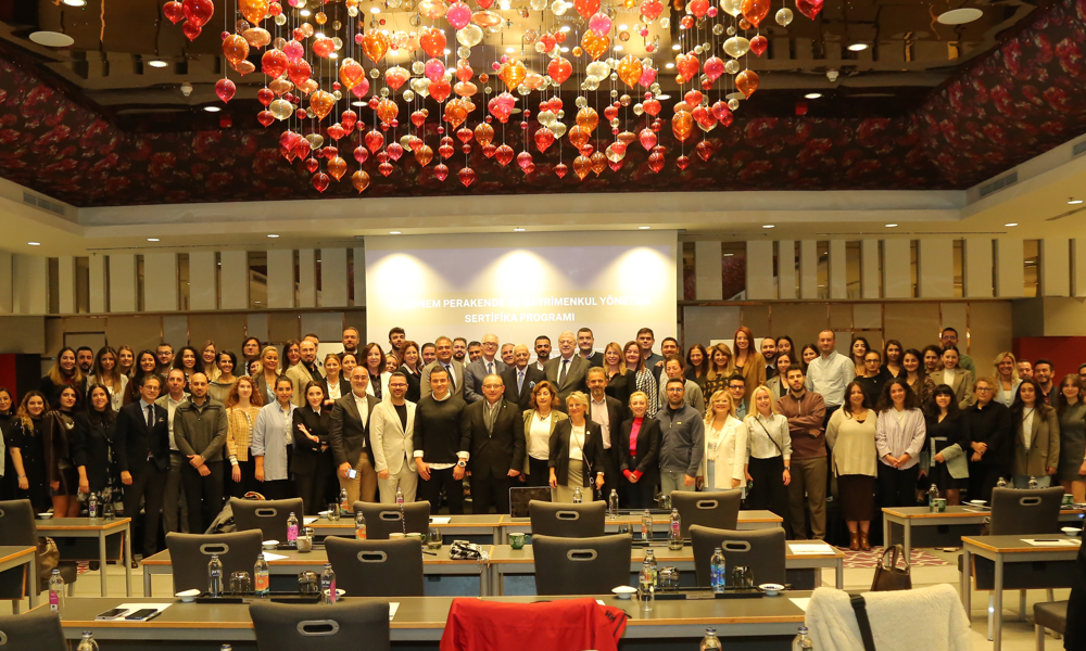 ÖzÜ Alp Alkaş Perakende Gayrimenkul Merkezi’nde 11. Dönem Başladı